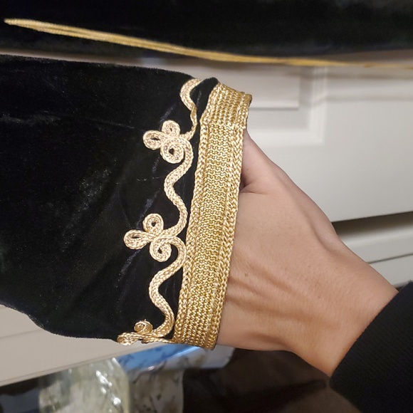 Elegant Black and Gold Embroidered Dress - Picture 3 of 10